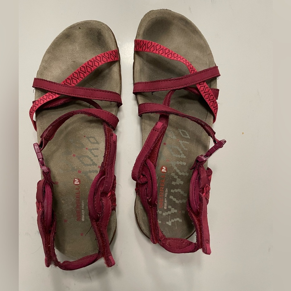 Merrell Women's Fuchsia Strappy Sandals